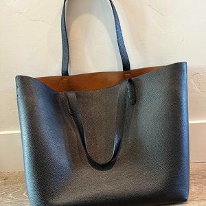 Cuyana Classic Structured Leather Tote- Black w/ Insert